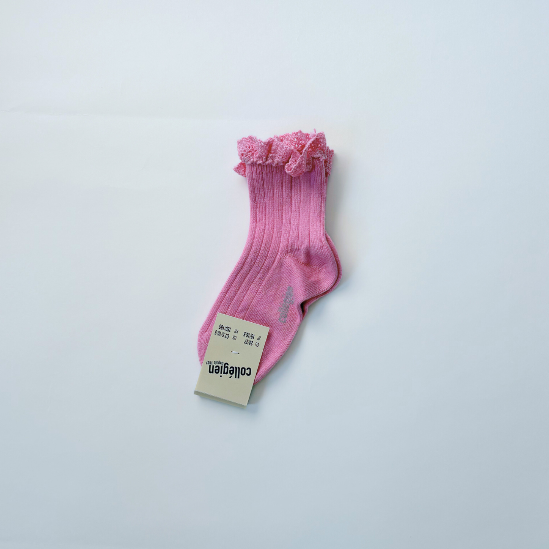 collegien - Lili - Lace Trim Ribbed Ankle Socks<600 Rose Bonbon>