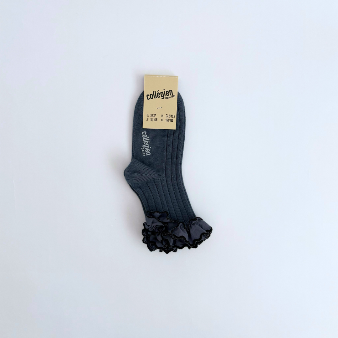 collegien - Suzanne - Ribbed Ankle Socks with Rick-Rack Ruffle＜960 Bleu Cendré＞