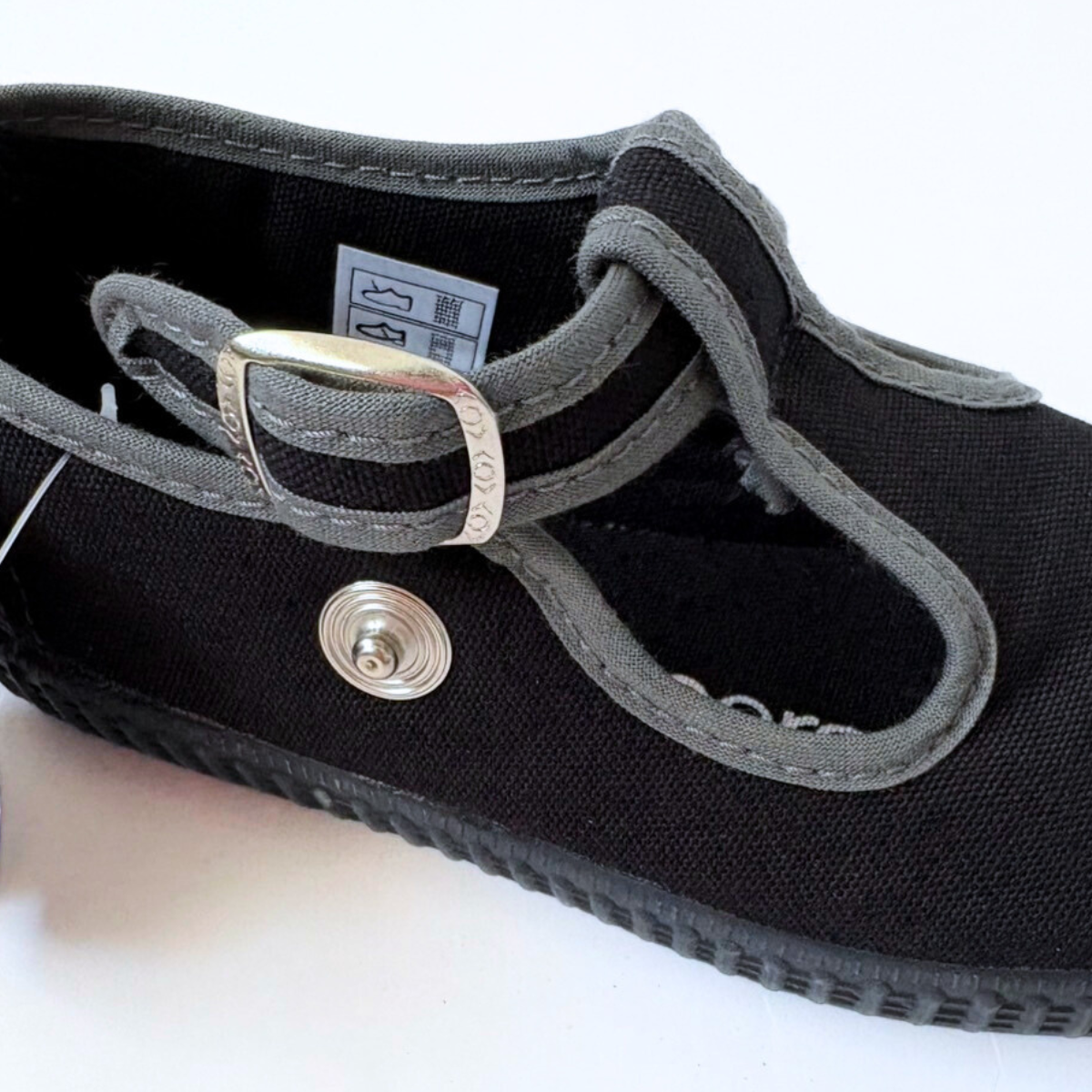 LA CADENA - T-STRAP SNEAKER＜NEGRO x GREY＞