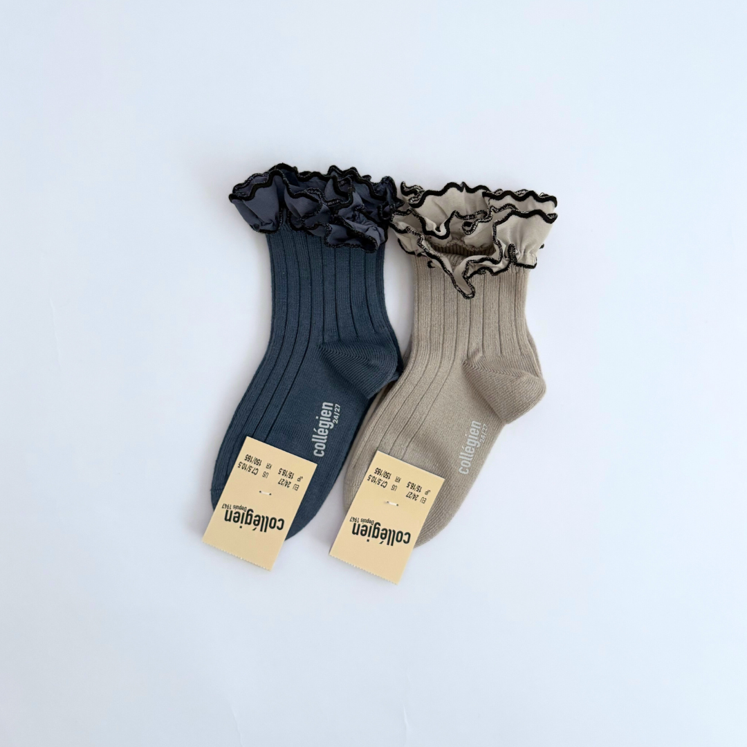 collegien - Suzanne - Ribbed Ankle Socks with Rick-Rack Ruffle＜105 Gris Perle＞